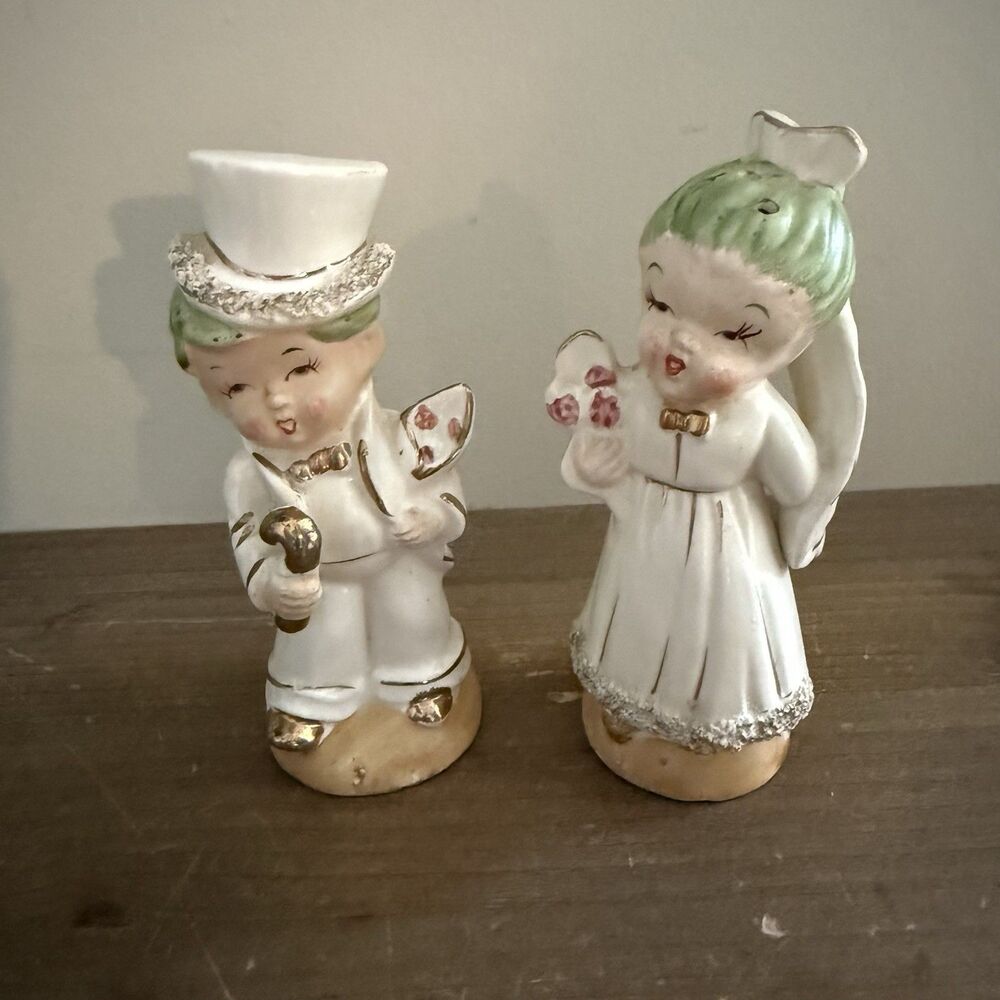 Vintage Bride and Groom Couple Salt & Pepper Shakers Green Japan Wood Stoppers